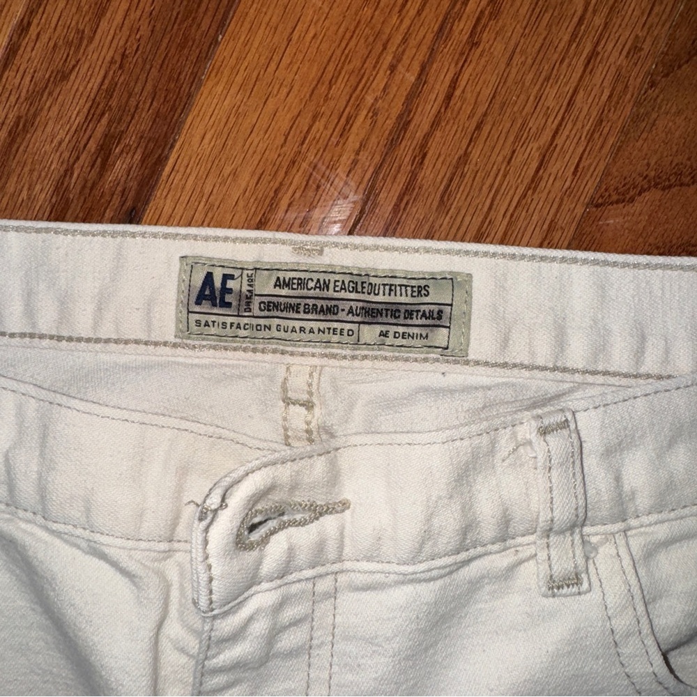 American Eagle Outfitters Vintage Y2K Ivory Crop Jeans Size 10 - Picture 3 of 4